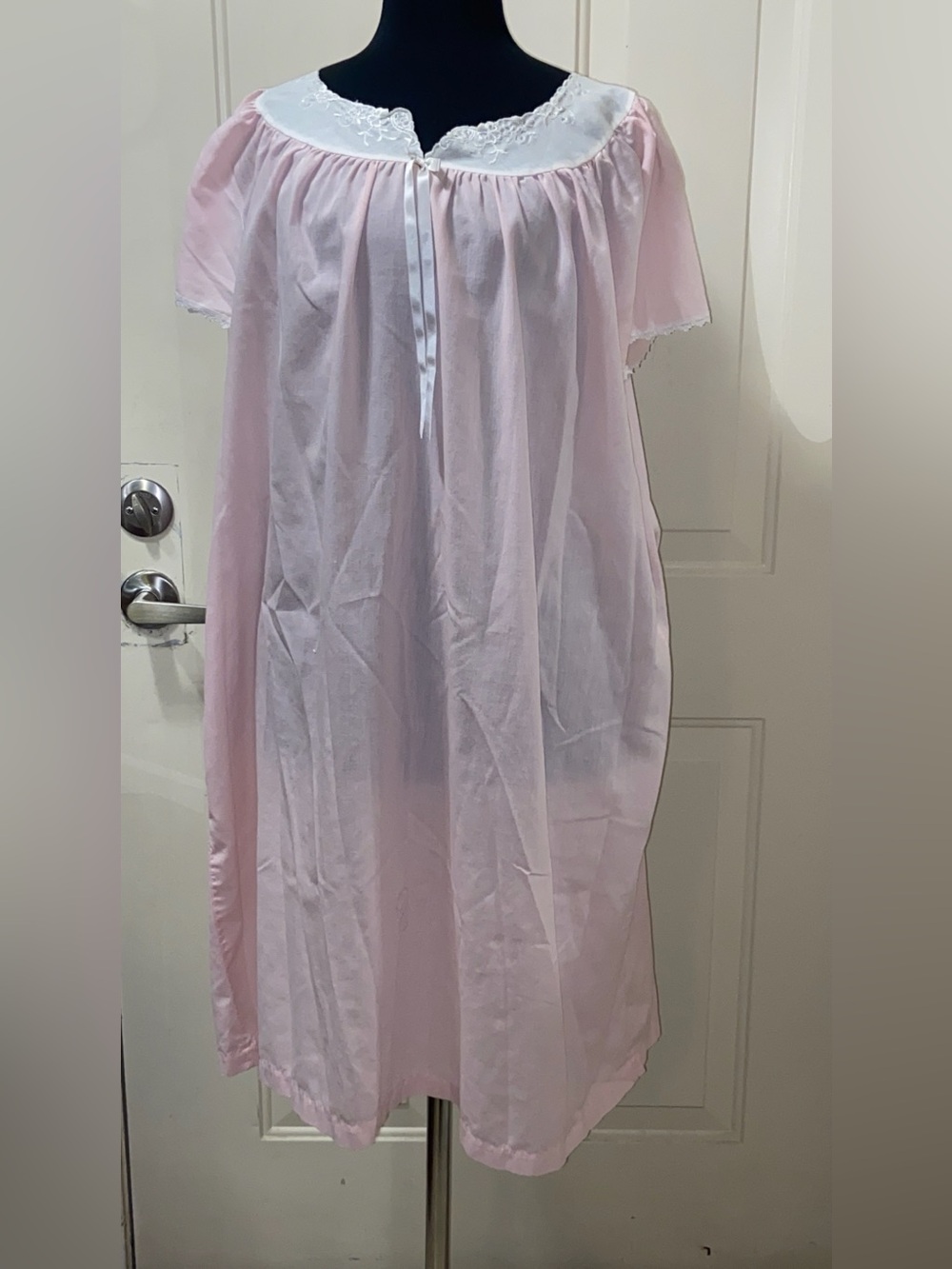 Simply Basic Light Pink Short-Sleeve Nightgown with Gathered Yoke Size XL